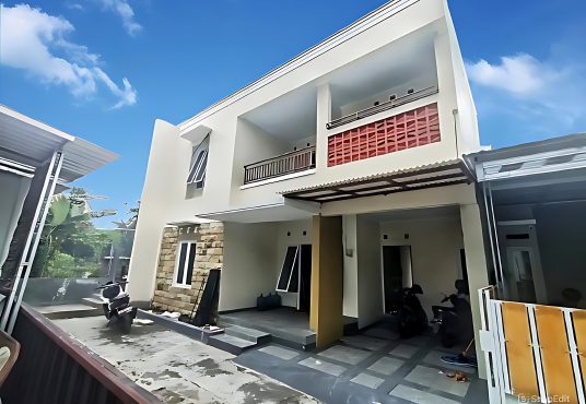 Rumah Baru 2 Lantai di Gebang utara Kampus UPN