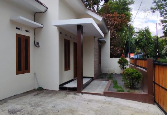 Rumah Baru Siap Huni di Seyegan