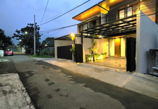 Rumah Modern 2 Lantai Kontemporer dekat Jogjabay