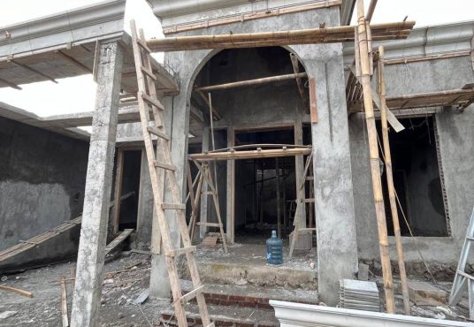 Rumah Mewah Classic Griya Sahabat 6 Purwomartani