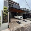 Rumah Mewah 2 Lantai Kontemporer dekat Balai Desa Purwomartani