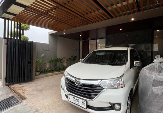 Rumah Mewah 2 Lantai Kontemporer dekat Balai Desa Purwomartani