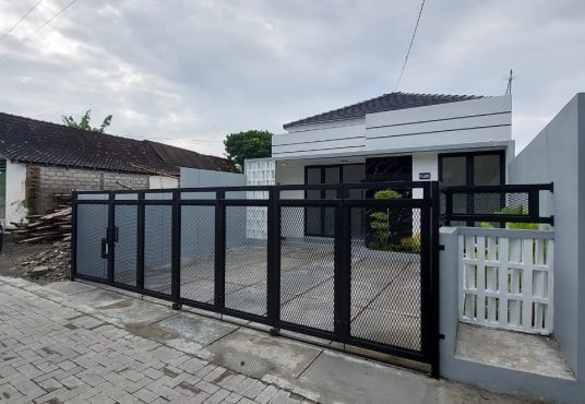 Rumah Cantik Modern dekat Sleman City Hall