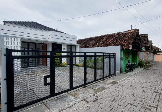 Rumah Cantik Modern dekat Sleman City Hall