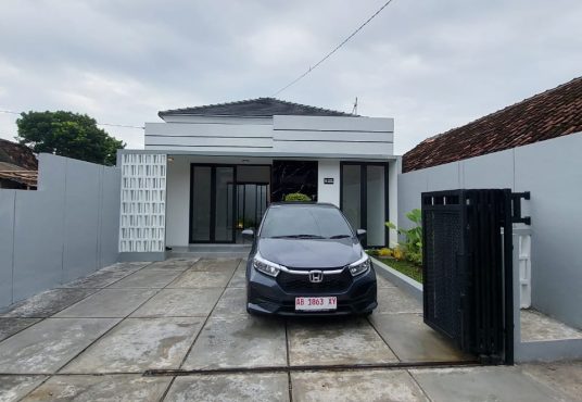 Rumah Cantik Modern dekat Sleman City Hall