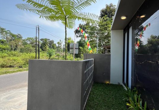 Rumah Cantik Modern Minimalis dekat Kampus UII