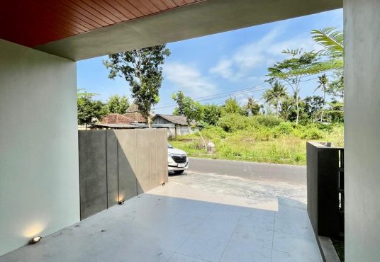 Rumah Cantik Modern Minimalis dekat Kampus UII