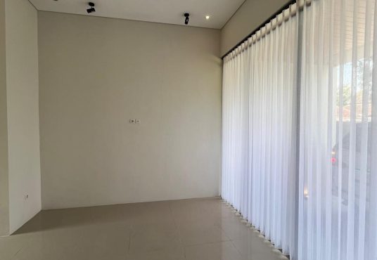 Rumah Cantik Modern Minimalis dekat Kampus UII