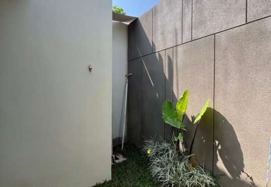 Rumah Cantik Modern Minimalis dekat Kampus UII