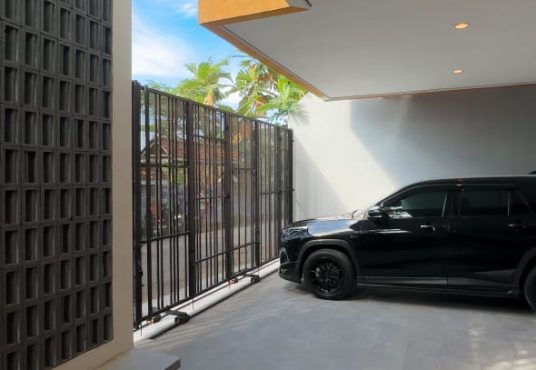 Rumah Villa Jl. Damai dekat UGM