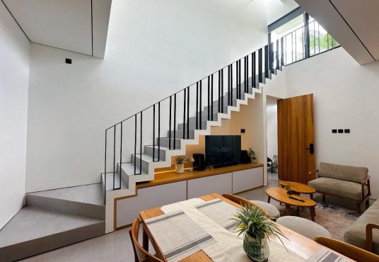 Rumah Villa Jl. Damai dekat UGM