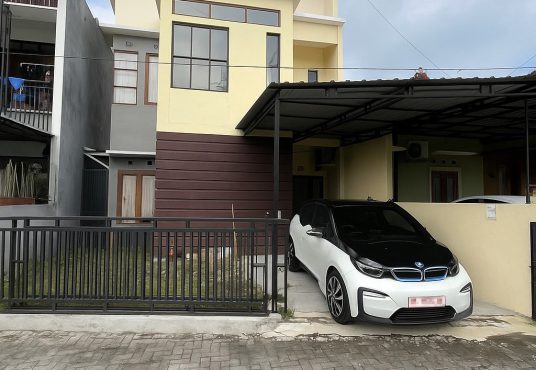 Rumah 2 lantai minimalis Jl. Damai Jakal km 8 dekat UGM