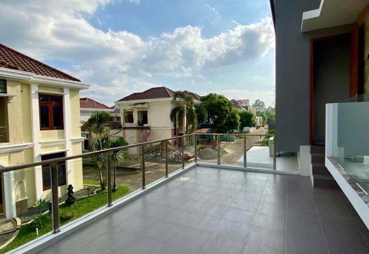 Rumah 2 Lantai Premium Perumahan Merapi Regency