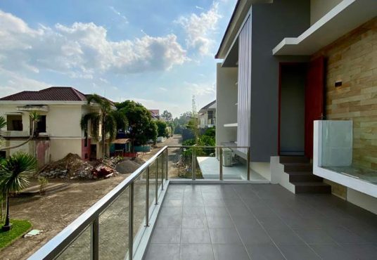 Rumah 2 Lantai Premium Perumahan Merapi Regency