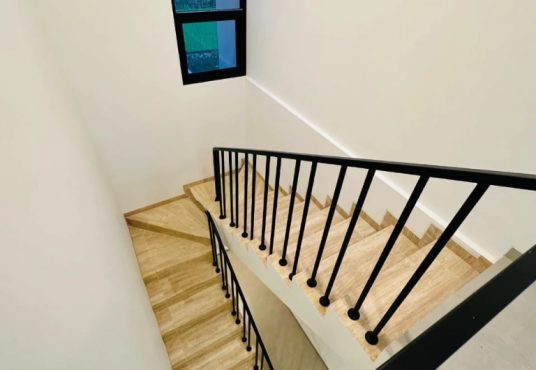 Rumah 2 lantai Kontemporer Full Furnished Jl. Palagan