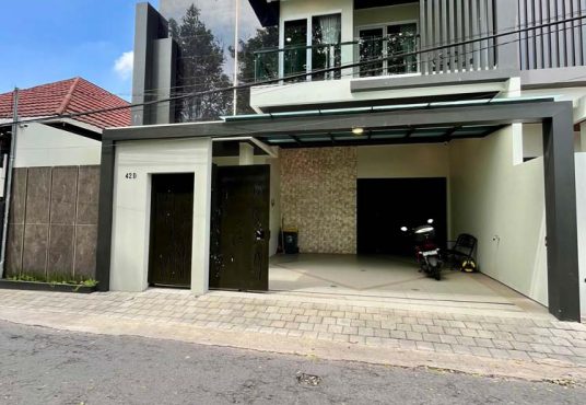 Rumah Lux 2 lantai Full Furnished di Purwomartani dekat Perum Pertamina