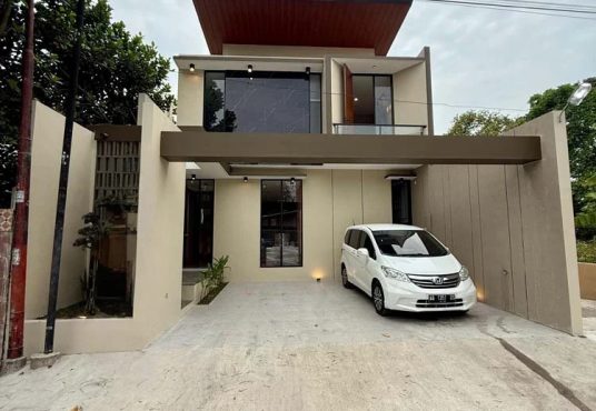 Rumah 2 lantai Modern Kontemporer dekat Jogjabay Waterpark