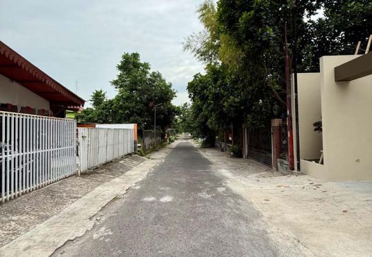 Rumah 2 lantai Modern Kontemporer dekat Jogjabay Waterpark