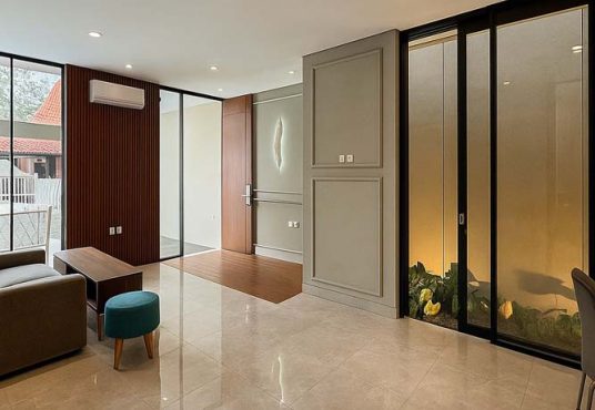 Rumah 2 lantai Modern Kontemporer dekat Jogjabay Waterpark