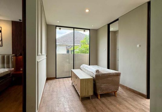 Rumah 2 lantai Modern Kontemporer dekat Jogjabay Waterpark