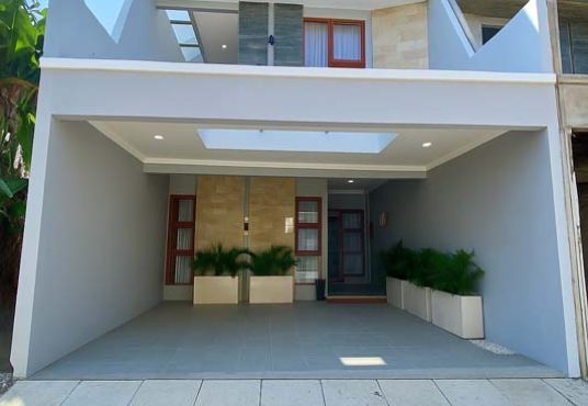 RUMAH MEWAH 2 LANTAI FULL FURNISHED Dalam Cluster Eksklusif di Dalam Ringroad Gedongkuning