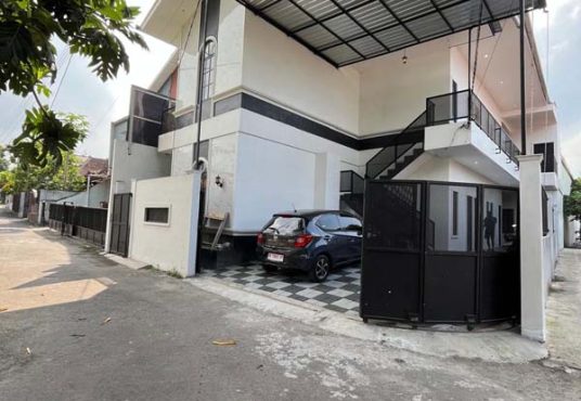Kost Baru 2 Lantai Full Furnished di Jakal Km 14 Lokasi Strategis Dekat UII Terpadu