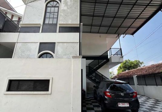 Kost Baru 2 Lantai Full Furnished di Jakal Km 14 Lokasi Strategis Dekat UII Terpadu