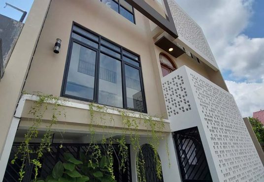 Rumah Mewah 3 lantai Kolam Renang di Palagan dekat UGM