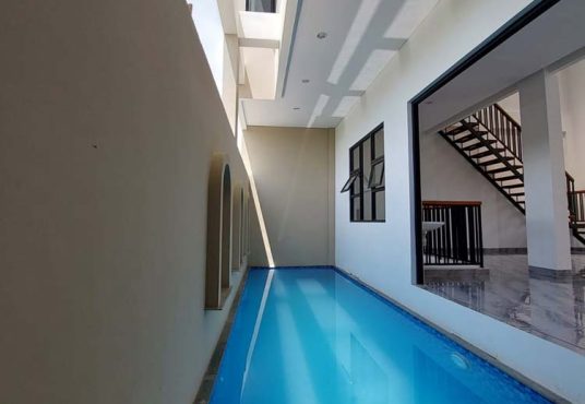 Rumah Mewah 3 lantai Kolam Renang di Palagan dekat UGM