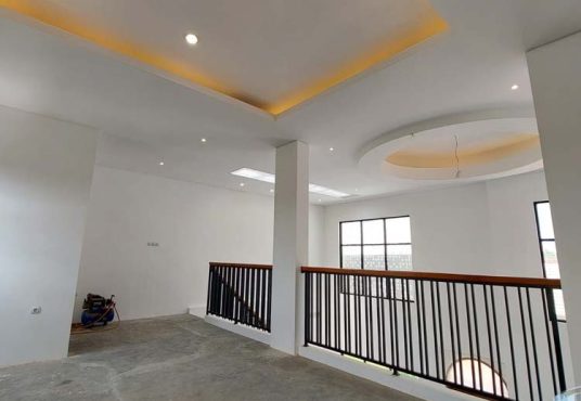 Rumah Mewah 3 lantai Kolam Renang di Palagan dekat UGM