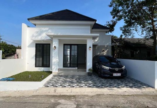 Rumah Baru Putih Modern Jakal km 13 Dekat Kampus UII
