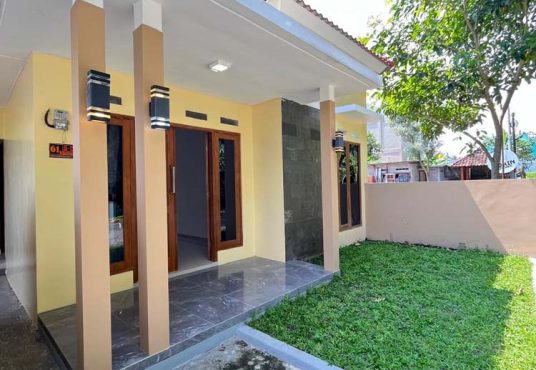Rumah Cantik Limasan di Candi Gebang dekat Kampus UPN/AMIKOM