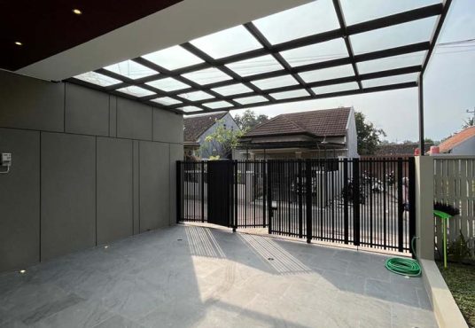 Rumah Cantik Tanah Luas Design Industrial Modern Purwomartani