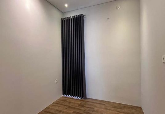 Rumah Cantik Tanah Luas Design Industrial Modern Purwomartani