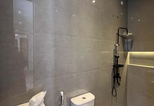 Rumah Cantik Tanah Luas Design Industrial Modern Purwomartani