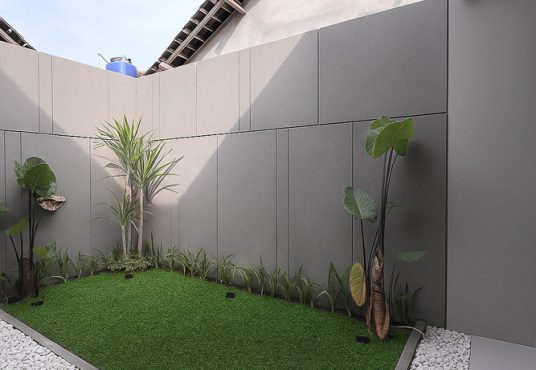 Rumah Cantik Tanah Luas Design Industrial Modern Purwomartani