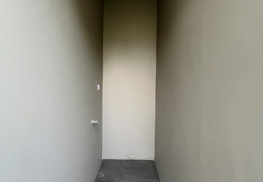 Rumah Cantik Tanah Luas Design Industrial Modern Purwomartani