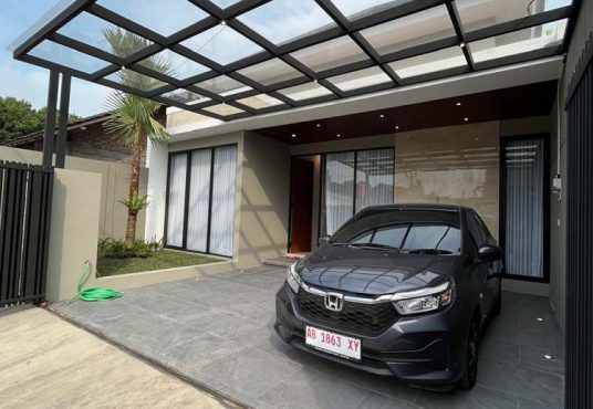 Rumah Cantik Tanah Luas Design Industrial Modern Purwomartani