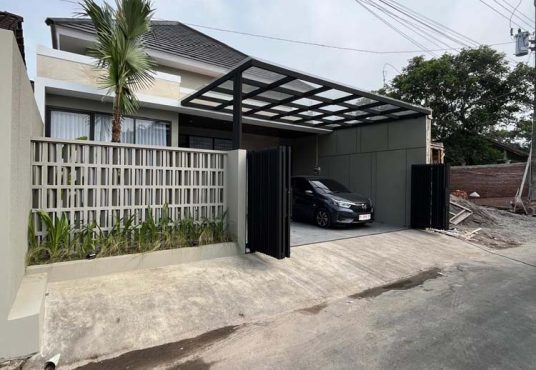 Rumah Cantik Tanah Luas Design Industrial Modern Purwomartani