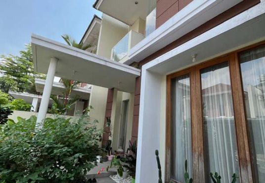 Rumah Mewah 2 Lantai di Bale Mulia Residence