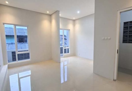Rumah Cantik 2 Lantai Lokasi Strategis Dekat UPN UGM & Pusat Kota Jogja