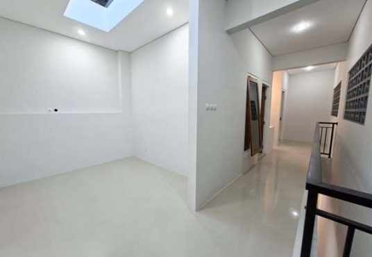 Rumah Cantik 2 Lantai Lokasi Strategis Dekat UPN UGM & Pusat Kota Jogja