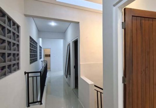 Rumah Cantik 2 Lantai Lokasi Strategis Dekat UPN UGM & Pusat Kota Jogja
