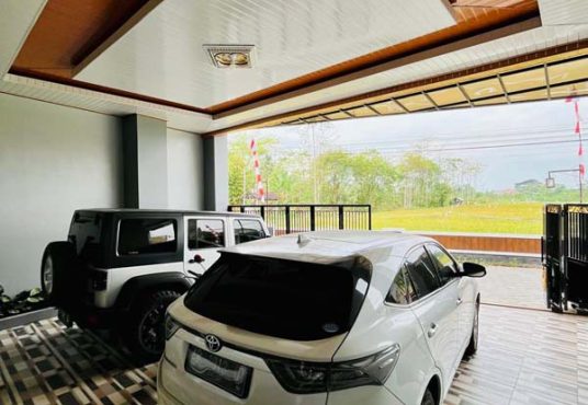 Rumah Mewah 2 Lantai Tanah Luas dengan Kolam Renang Pribadi di Maguwo