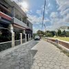 Rumah Mewah 2 Lantai Tanah Luas dengan Kolam Renang Pribadi di Maguwo