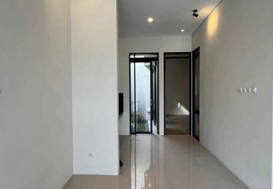 RUMAH CANTIK MODERN KEKINIAN Lokasi strategis di Jalan Kaliurang KM 13 dekat Kampus UII
