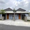 RUMAH CANTIK MODERN KEKINIAN Lokasi strategis di Jalan Kaliurang KM 13 dekat Kampus UII
