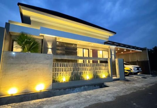Rumah Baru Desain Industrial Modern Strategis Dekat Pasar Jangkang