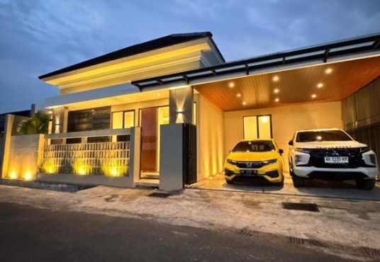 Rumah Baru Desain Industrial Modern Strategis Dekat Pasar Jangkang
