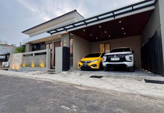 Rumah Baru Desain Industrial Modern Strategis Dekat Pasar Jangkang